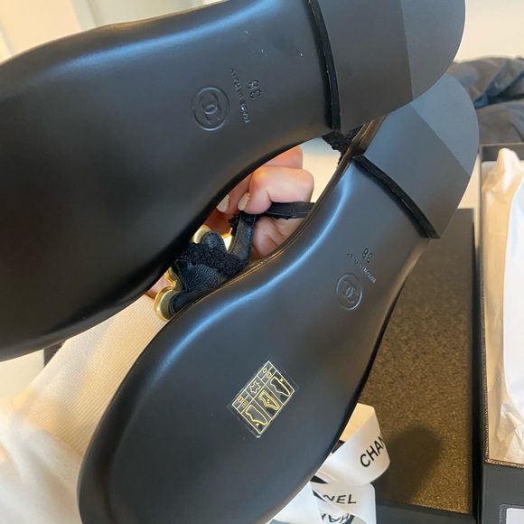 Chanel Thong Sandals sz38 NEW - Picture 9 of 11